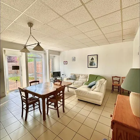 Maison Au Chateau De Laleard 度假居