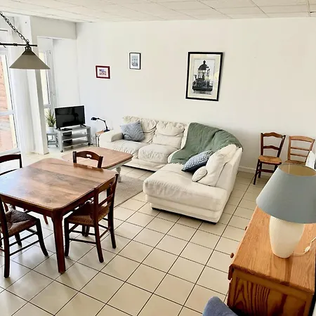 Maison Au Chateau De Laleard 度假居 *