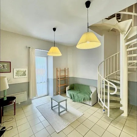 Casa de Férias Maison Au Château De Laléard Saint-Hilaire-de-Villefranche